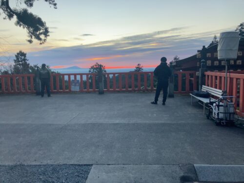 日の出を待つ栃木県栃木市の太平山神社